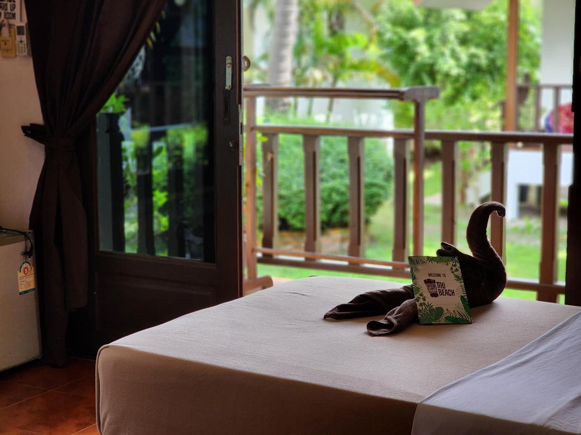 Tiki Beach Koh Phangan Beach Restaurant Bar And Coworking (Adults Only) Baan Tai Ngoại thất bức ảnh