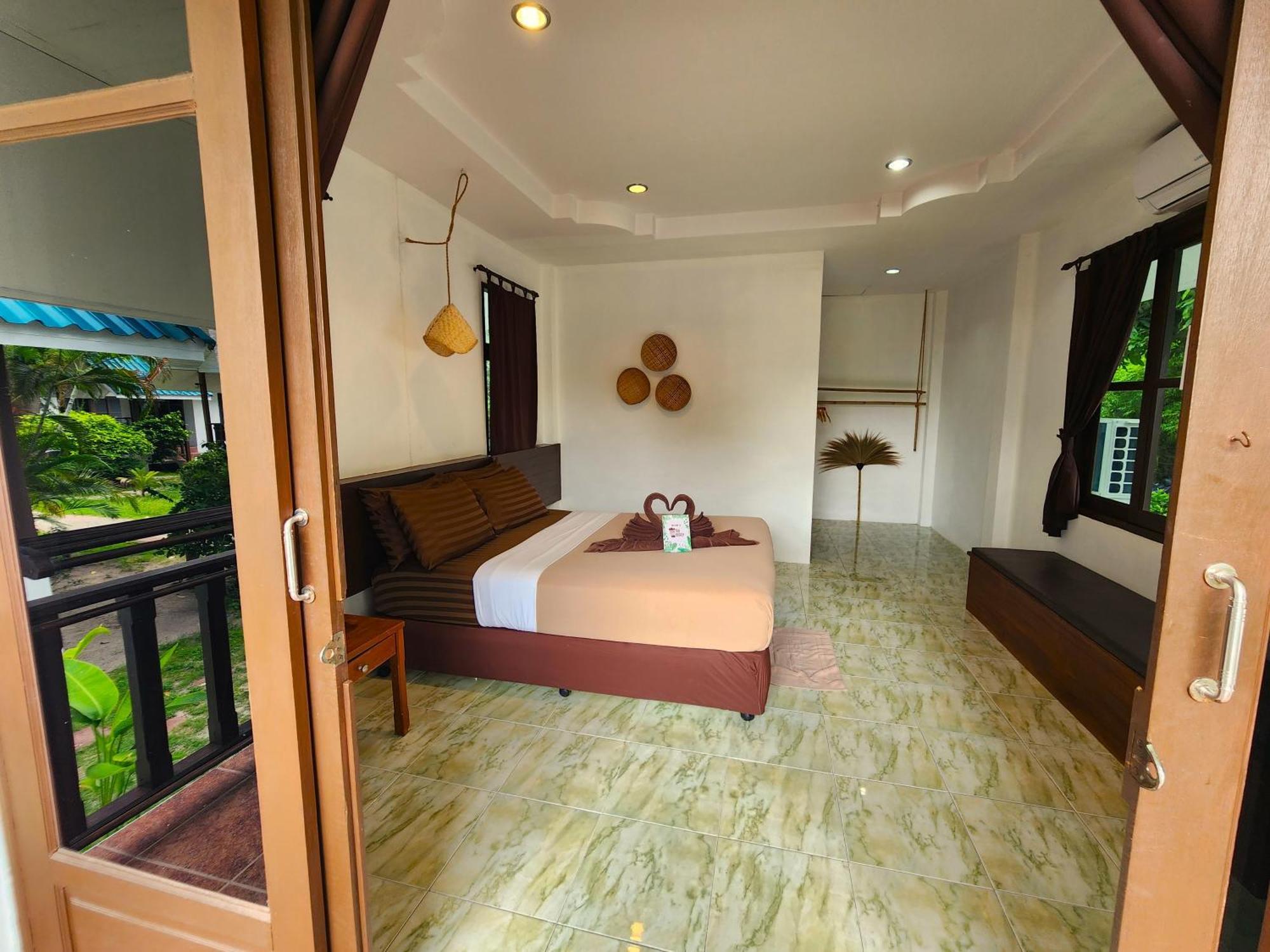 Tiki Beach Koh Phangan Beach Restaurant Bar And Coworking (Adults Only) Baan Tai Ngoại thất bức ảnh